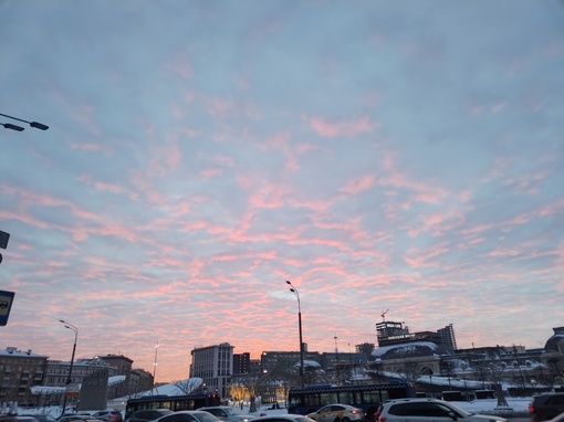 Сегодняшний рассвет в фотографиях..