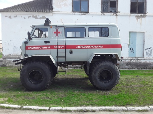 Вчера в Купавне на дороге застряла скорая помощь, которая везла бойца СВО в госпиталь Бурденко. Об этом в..