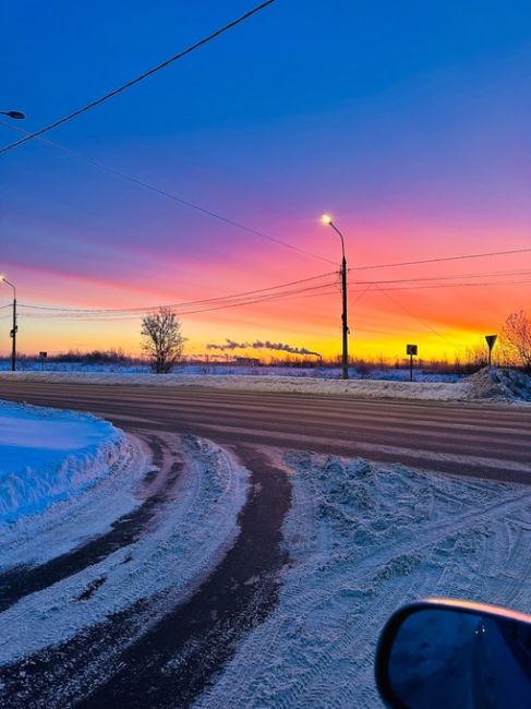 😍 Необыкновенно красивый рассвет могли сегодня наблюдать коломенцы.  Даже не верится, что к вечеру погода..