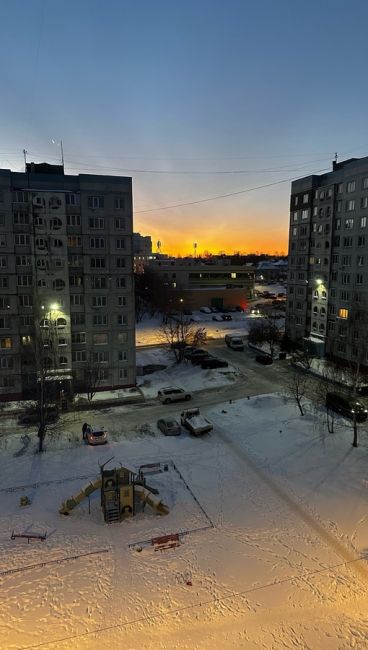 😍 Необыкновенно красивый рассвет могли сегодня наблюдать коломенцы.  Даже не верится, что к вечеру погода..