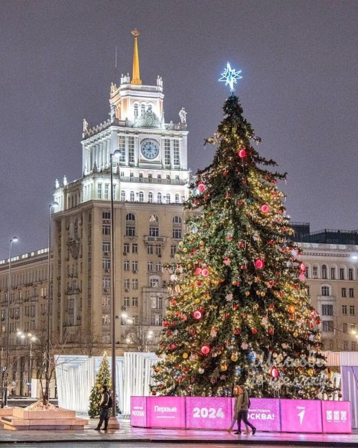 Новогодние праздники дома или путешествие в Москву😉🎄  9 мест в Москве с самыми красивыми новогодними..