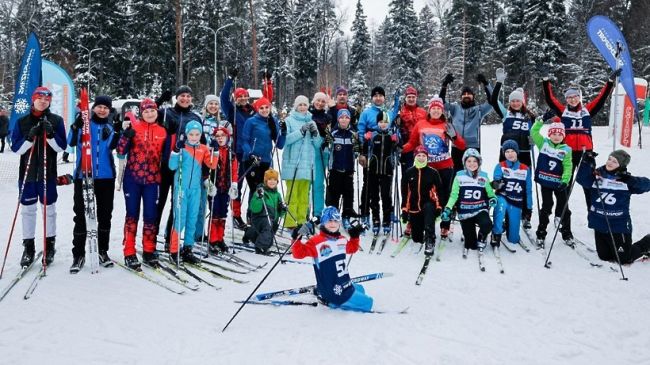 Знаменитая спортсменка Наталья Коростелева провела мастер‑класс по технике лыжного хода для..