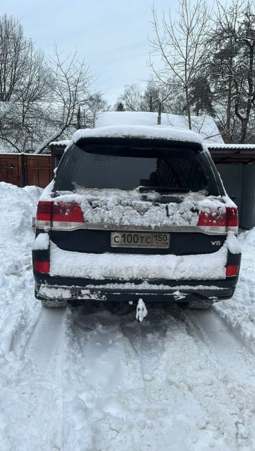 Анонимно. Актуально на 11:05. Юбилейный, Ленинская 11А.Не уважаемый водитель данной кареты. Вы перегородили..