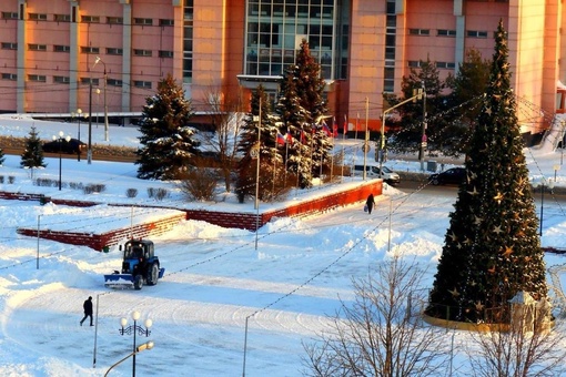 Мороз и солнце; день чудесный!..