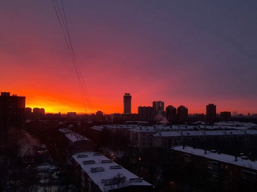 Ваши фото сегодняшнего невероятного рассвета в Химках..