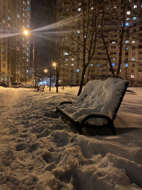 Собственно, уборка дворов на Маршала Крылова. Наглядно..