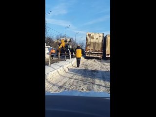 Можайское шоссе в сторону Москвы от эстакады в Юдино встало в огромную..