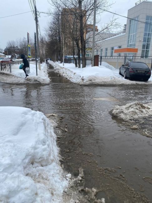 По Красной горке теперь только вплавь. Пересечение Колхозной и..