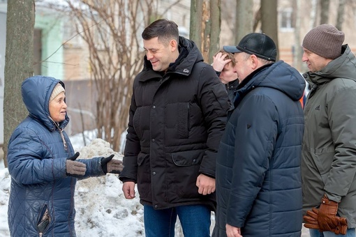 Глава города Григорий Артамонов проверил содержание территории в Климовске. Вместе со своим заместителем,..