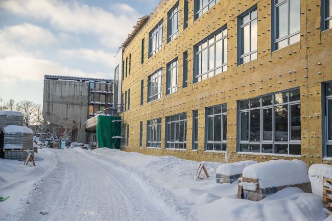 В Горках-2 продолжается строительство школы на 550 учеников 🏗 
В настоящий момент на объекте завершены..