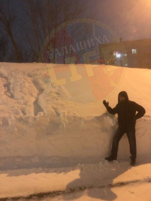 Уважаемая администрация Балашихи! Это город Кировск! Снега больше, чем у нас! Посмотрите, как все почищено!..