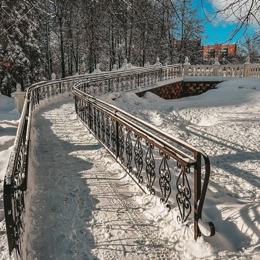 Мороз и солнце в центре города❄️  Фото..