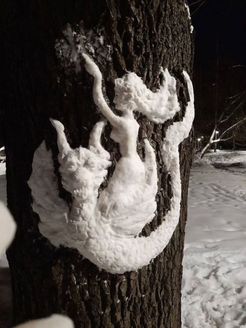 ⛄ Таланты среди нас. 
Перовский парк превратился в настоящую выставку
 под открытым..