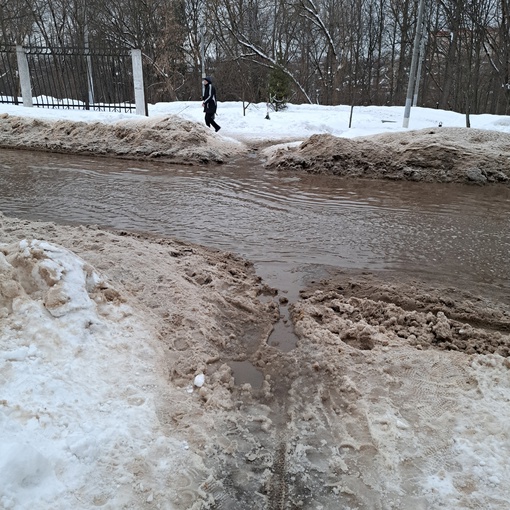 Вход в парк Талалихина со стороны улицы..