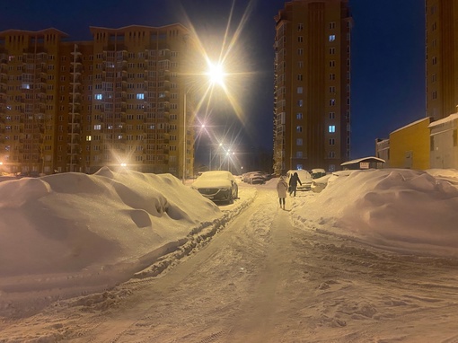 В Гусарской Балладе в зоне помойки выбросили сразу три автомобиля..