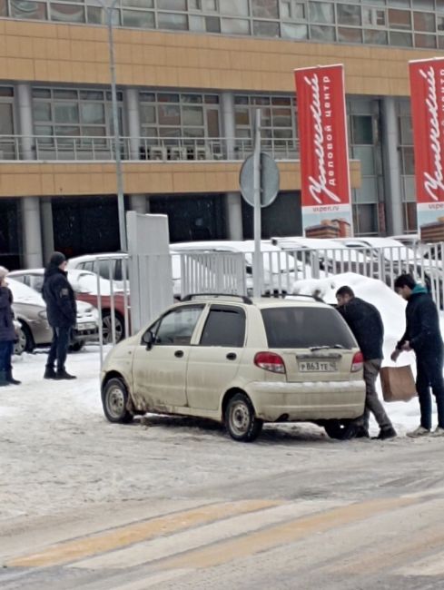 В Красногорске, между улицами Вилора Трифонова и Успенской, есть два пешеходных перехода, на которых..