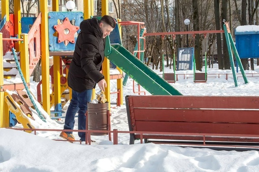 Глава города Григорий Артамонов проверил содержание территории в Климовске. Вместе со своим заместителем,..