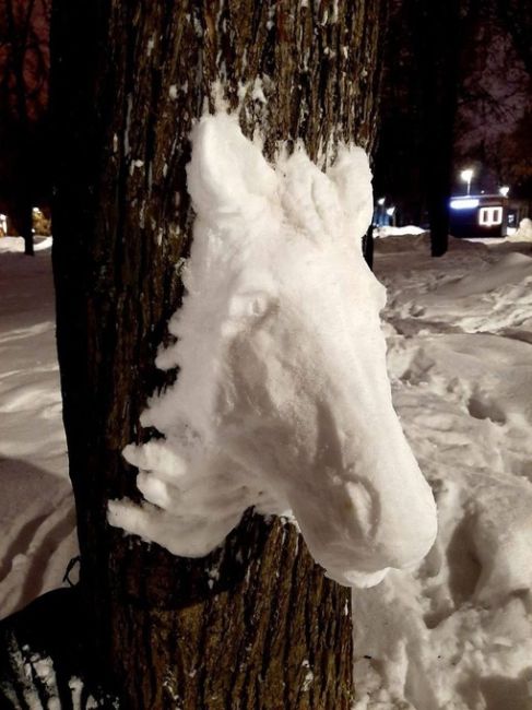 ⛄ Таланты среди нас. 
Перовский парк превратился в настоящую выставку
 под открытым..