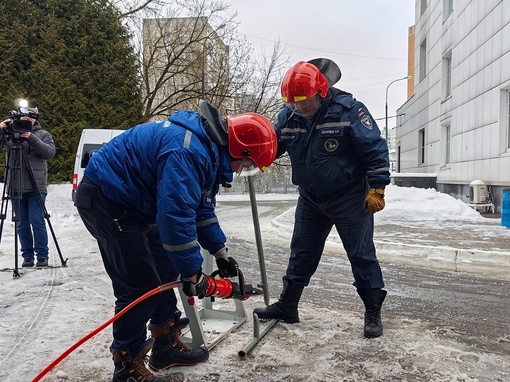 Спасатели провели экскурсию для одинцовских школьников 🚨  Учащиеся Одинцовской гимназии №13 посетили 1..