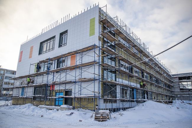 В Горках-2 продолжается строительство школы на 550 учеников 🏗 
В настоящий момент на объекте завершены..