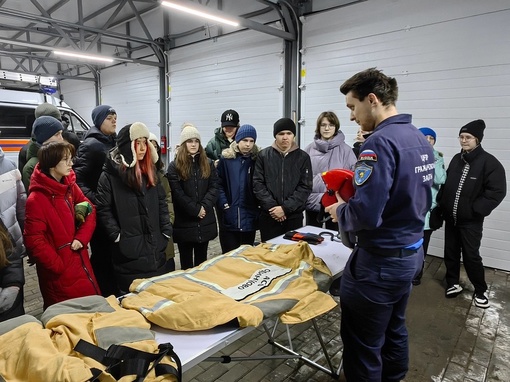 Спасатели провели экскурсию для одинцовских школьников 🚨  Учащиеся Одинцовской гимназии №13 посетили 1..