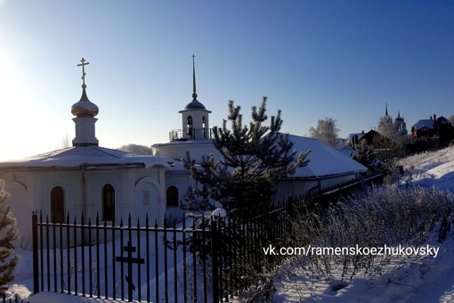 Зимний морозный день в селе..