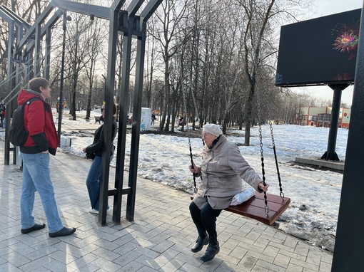 Доброго дня)) Не поверите, пошли гулять сегодня с ребенком в наш центральный парк. Дочка хотела покататься на..