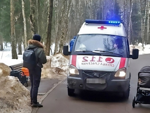 В лесопарке Трёхгорки курьер на электровелосипеде сбил человека 😕 
Как сообщается, наезд произошел в..