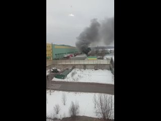 Фура загорелась на парковке грузовых в Сынково.
Видео из чата "Подольск: пробки, засады,..