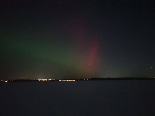 ✨А в Подмосковье сегодня наблюдают северное сияние 
И в других некоторых регионах тоже делают красивые..