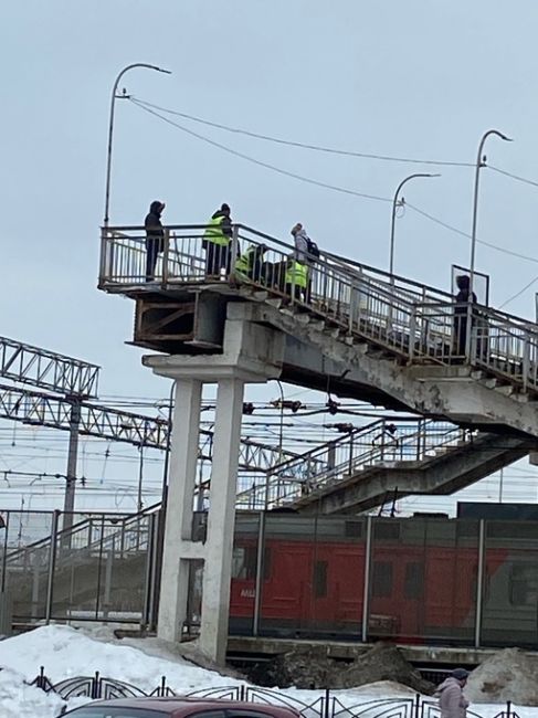 Вам не страшно ходить через мост на..