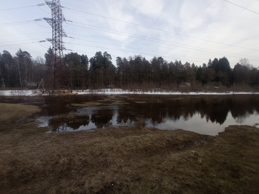 В Кратово маленький ручей превратился в большую..