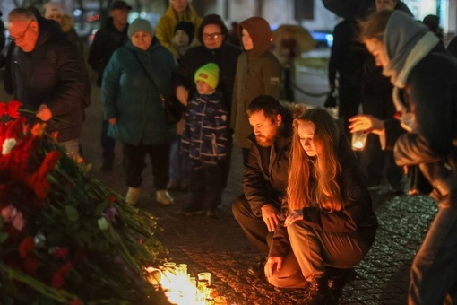 На площади Славы в Подольске зажглись сотни свечей.  Жители Городского округа почтили память погибших при..