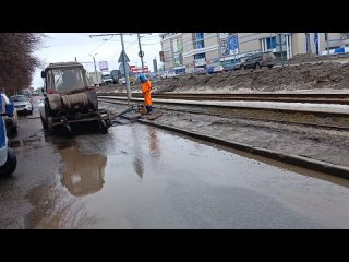 🚜 В Голутвине устранили подтопление проезжей части 
В Голутвине возле дома № 374 по улице Октябрьской..