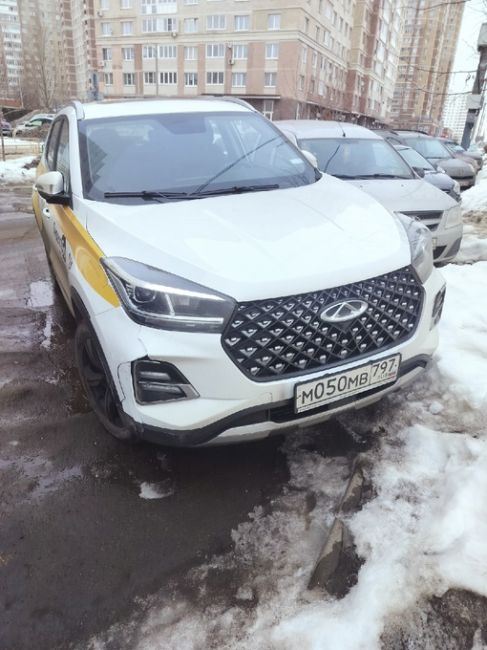 8 марта в 14:30 произошло ДТП на улице генерала Смирнова 10, пьяный таксист ударил машину и пытался скрыться с..