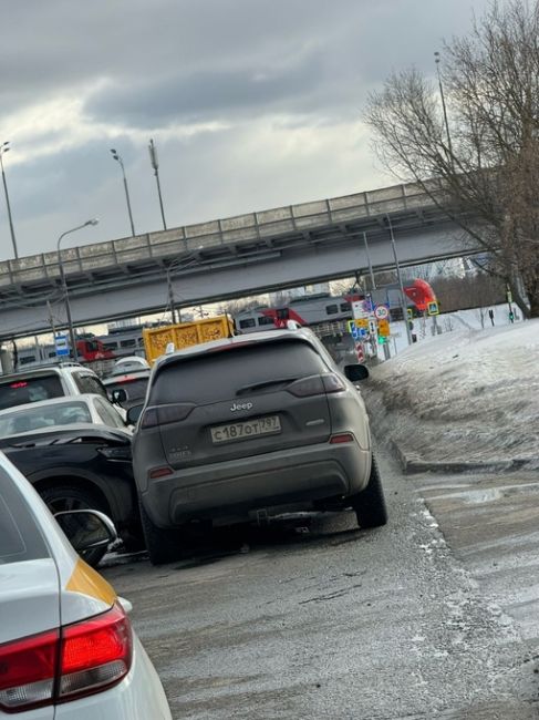 На сельскохозяйственной улице в сторону берёзовой..