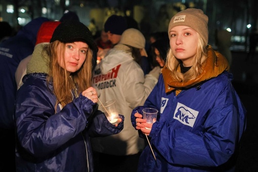 На площади Славы в Подольске зажглись сотни свечей.  Жители Городского округа почтили память погибших при..