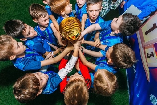 Детская Футбольная Школа «ЛУЧ» ⚽🏆  Объявляет набор мальчиков и девочек от 7 до 12 лет на спортивные..