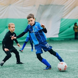 Детская Футбольная Школа «ЛУЧ» ⚽🏆  Объявляет набор мальчиков и девочек от 7 до 12 лет на спортивные..