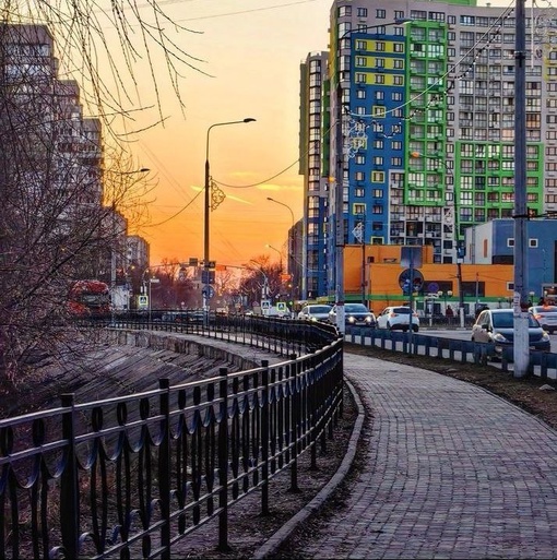 Красивый весенний закат на берегу реки Быковка 🌱  Город #Жуковский
Спасибо за фото..