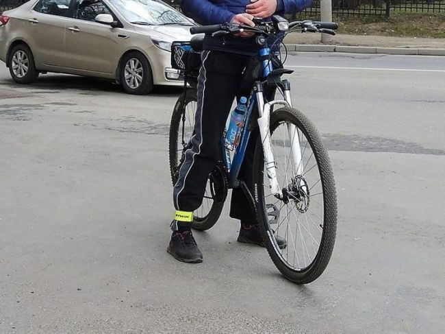 В Красногорске таксист чуть не стал жертвой велосипедистов-автоподставщиков. ДТП произошло на пешеходном..