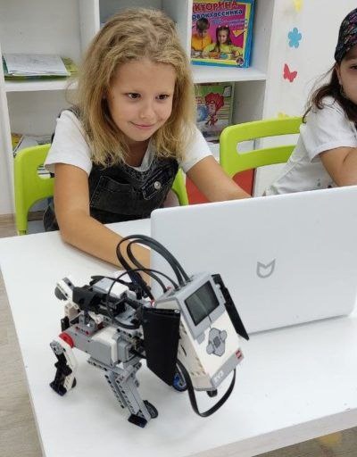Проведите незабываемое лето с RoboSkill: летние лагеря дневного пребывания для детей от 6 до 14 лет "RoboSkill 2.0"..