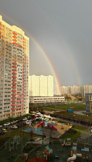 Двойная, огромная, и очень яркая..