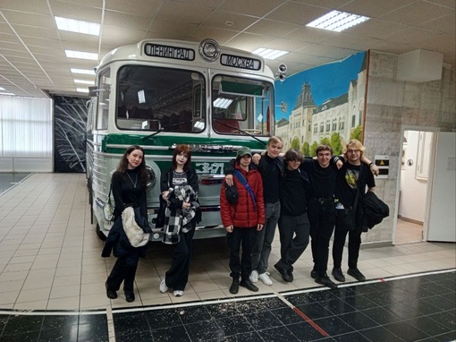 Балашихинские студенты и студентки побывали в Музее ЗИЛа в Сокольниках  Вчера утром группа студентов из..