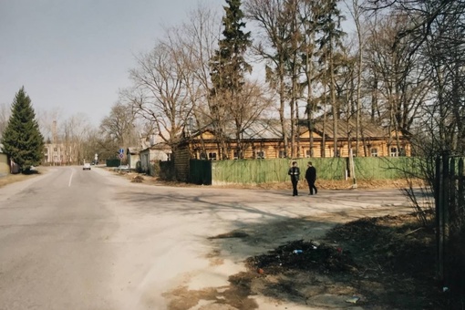 🏡 Ретро-фото: Ильинское 22 года назад  Два года назад нам прислали фотографии Ильинского, сделанные в апреле..