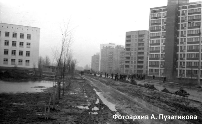Весна 1975 года в Одинцово. Обустройство улицы Маршала Бирюзова. 
📷 - Александр Андреевич..