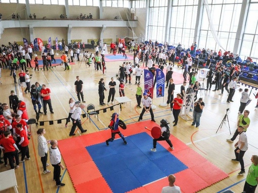 Более 250 спортсменов из разных стран сразятся на мечах в Подольске 
В Подольске проходит V Кубок мира по..