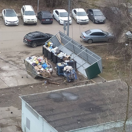 УСТАЛА? 😴
В микрорайоне Дзержинского контейнерная площадка прилегла..