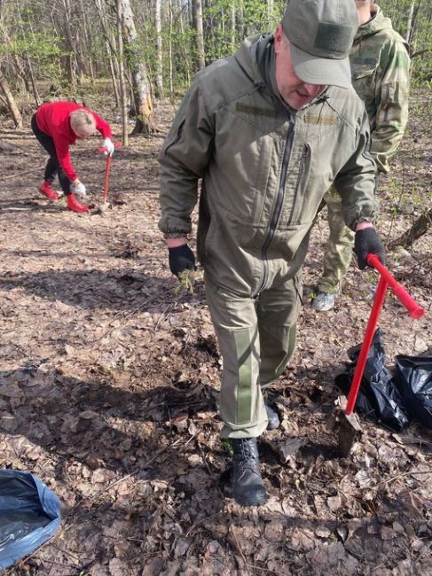 13.04.24 
Коллективная уборка в Лосином острове на границе районов Янтарный и Изумрудный 
В Балашихе..