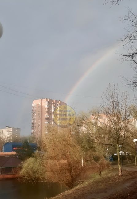 А вот и двойная радуга над Химками после дождя..
